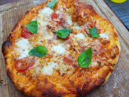 Pizzateig Selber Machen So Gelingt Euch Die Beste Pizza Vom Grill Rezept Pizzateig Selber Machen Pizza Teig Bbq Essen