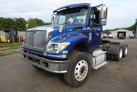 International 7600-SBA-4X2-2004 Cab & Chassis Truck