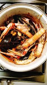 Marmite Du Pecheur Crustaces Mollusques Et Calamars Marmite Du Pecheur Recettes De Cuisine Marmite
