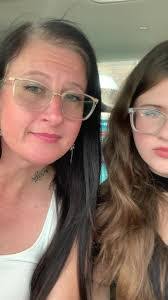 Edith Ledesma's Instagram, Twitter & Facebook