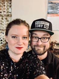 Some of you will know that my partner/producer/occasional international  accompanist/sound engineer/co-cat-parent Tom A Wright Musician Producer has  been working with Pulp for the last year or so as Nick Banks' drum tech.