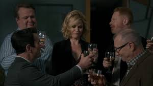 However, it's on hulu, but not sure when it'll come out. Wer Modern Family Schaut Mag Auch Familienchaos Seriesly Awesome