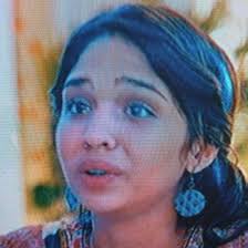 Observen la expresión de Danae en el encuentro de su madre la cual la había  engañado..Qué habrá sentido...