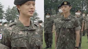 Yook sungjae (btob) profile and facts sungjae (성재) is a member of south korean boy group btob which debuted on march 21, 2012 with the song insane. Sbs Star Video Btob Yook Sungjae Appears In An Official Military Video