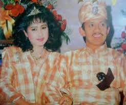 Pay mengaku sebenarnya tidak ada masalah antara dirinya dengan dewiq. 8 Kisah Hidup Selebriti Yang Berkahwin Dengan Kerabat Di Raja Yang Amat Menyayat Hati Mediaa Gempak Malaysia