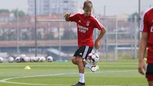 Biography, age, team, best goals and videos, injuries, photos and much more at besoccer. Tiago Dantas No Bayern Munique Por Emprestimo Terceiroanel Blog