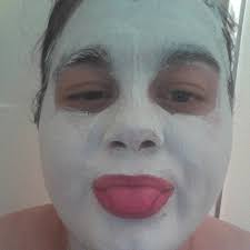 Trying a #queBella #mudmask of tea tree and witch hazel. B…