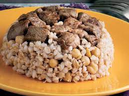 Etli Dovme Pilavi Tarifi Etli Dovme Pilavi Nasil Yapilir Lezzet Yemek Tarifi Yemek Tarifleri Yemek Gida