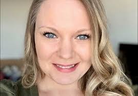 Cheri Carter's Instagram, Twitter & Facebook