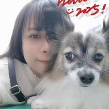 樂樂：歐馬桑不要以為躲在我後面臉就會變小喔😒