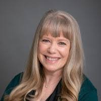 Christine Maxfield's Instagram, Twitter & Facebook