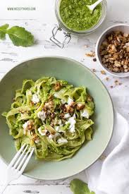 Radieschengrun Pesto Radieschenblatter Pesto Zu Pasta Mit Ziegenkase Und Broseln Nicest Things Rezepte Einfache Gerichte Rezepte Gesund