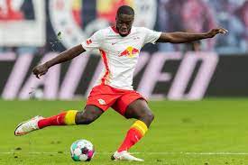 Ce dimanche, le club bavarois a officialisé la future arrivée du défenseur central français, courtisé par les plus grands clubs continentaux. Official Bayern Munich Announce The Signing Of Dayot Upamecano From Rb Leipzig Bavarian Football Works