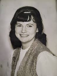 Heres a couple of photos from 74ish Fuzia, Lynn, Sharon, Shirley, Sharon &  Susan, anyone out there? The second photo is me and Sharon x