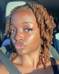 Hey! My name is Alaya and I'm from DeKalb, Illinois. I'm majoring in  psychology and minoring in French. 🇫🇷 I eventually wanna become a  neuropsychologist. 🧠 👩🏾‍⚕️ I listen to basically any