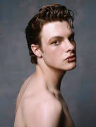 Kyle Saunders's Instagram, Twitter & Facebook