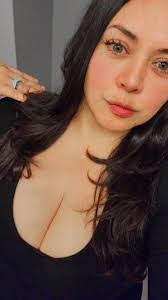 Mandy Estrada's Instagram, Twitter & Facebook