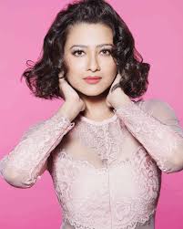 Madalsa sharma has black color hair and brown color eye. Madalsa Sharma Wiki Age Boyfriend Family Caste Biography More Wikibio