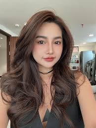 Vụ Diệp Lê bán nước hoa cao cấp với giá "ngã cây", rẻ như hàng fake