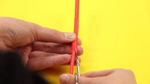 Des empreintes, des décorations, et même des barrettes à cheveux ! Pour Un Moment Brico Avec Les Enfants Des Vers De Terre En Paille