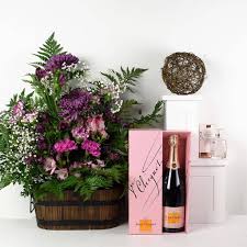 They obviously do deliver and do happen to have flowers and champagne specials. Champagne Flowers Floral Treasures Flowers Champagne Gift New York Blooms