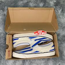Shop vans slip on shoes and find comfiest and easiest ways to keep your style in check. Vans Classic Slip On Men S Fashion Footwear Sneakers On Carousell