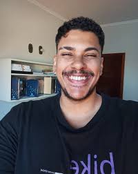 A recuperação da dependência química é uma jornada contínua que vai muito  além da interrupção do uso de substâncias. Ela requer comprometimento  diário, apoio consistente e a construção de um novo modo