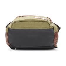 Never forget that the leather is a living the permanent search for new skins is one of our priorities and our rigorous selection is based on 3. Cartable Redskins