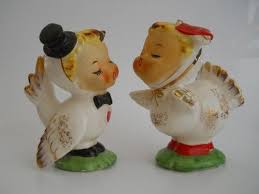 Vintage Bird Salt And Pepper Shakers Vintage Napco Anthropomorphic Kissing Boy Girl Bird Salt Pepper Shakers Weding Ebay Salt Pepper Shakers Salt And Pepper Shakers