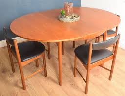 An ideal set for smaller dining areas, the east west furniture eden 3 piece keyhole dining table set features a compact round table and two chairs. Teak Round Dining Table Chairs Set From Mcintosh 1960s Set Of 5 Bei Pamono Kaufen