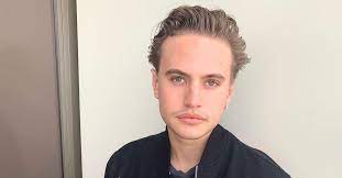 Daniel mickelson's girlfriend maddie haley has shared a collection of sweet videos as she mourned the tragic death of her partner at 23 years old. Kldfw5c 4qwarm