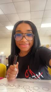 Create Custom Lip Products at DELUXXE LAB in Gonzales