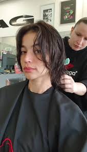 ANNE CURTIS IN HER SHORT HAIR ERA! Sa latest post ni Anne Curtis, makikita  na nagpa short hair ang Kapamilya actress. Ayon kay Anne, ito ay para sa  latest project nya kasama