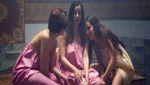 These girls are about to encounter a paranormal force that is going to make them question the need for the opposite sex. Ø§Ù„Ù…Ø¯Ù† Ø¹Ù† Ø£ÙÙ„Ø§Ù… Øª ÙØ³Ø¯Ù‡Ø§ Ø§Ù„Ù…Ø±Ø§Ù‡Ù‚Ø© ÙˆØªÙƒÙ„ Ù„Ù‡Ø§ Ø§Ù„Ø¬ÙˆØ§Ø¦Ø²
