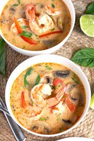 In a medium bowl, mix the shrimp with the garlic and salt. Coconut Curry Soup With Shrimp Lemon Blossoms