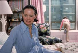 In 1941, at the age of 17, she fell in love with an agent, pat dicicco, and got married to him soon. Gloria Vanderbilt Denim Designer Dead At 95 Vox