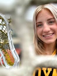 Summer Hall's Instagram, Twitter & Facebook