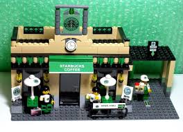A kávézó tv stúdiójának bámulatos lego változata. Fooddustbin Blogspot Com Starbucks Coffee S Lego Lego Lego Craft Cool Lego