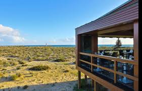 Testemunha descreve momento em que viu bola de fogo consumir restaurante. Ilha Deserta The Complete Guide To The 1 Island Of The Algarve