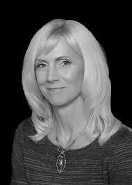 Rebecca Menard's Instagram, Twitter & Facebook