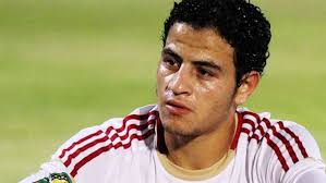 مخاوف الأهلي في مركز الظهير الأيمن تاتي من وجود لاعب واحد في هذا المركز محمد هاني الذي قد يتعرض إلى الإصابة أو الايقاف مما أيضا اكرم توفيق المقرر عودته من الإعارة لديه مرونة كبيرة في هذا المركز، وبفضل قدرات اللاعب وحماسه المعروف يستطيع غلق هذا الجانب بقوة. Ø£ÙƒØ±Ù… ØªÙˆÙÙŠÙ‚ ÙÙŠ Ø§Ù„Ø£Ù‡Ù„ÙŠ Ù„Ù…Ø¯Ø© 5 Ù…ÙˆØ§Ø³Ù… ØµÙˆØª Ø§Ù„Ø£Ù…Ø©