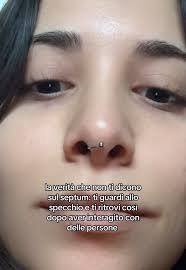 La verità sul septum piercing: cosa sapere