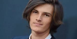 Pierce brosnan and his wife, keely shaye smith, have been the perfect role models of 'mutual respect' and more for their son, dylan. Dylan Brosnan Bio Facts Family Life Of Pierce Brosnan S Son