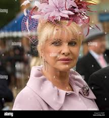 Ladies day ascot celebrity hi-res stock photography and images