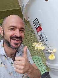 Mushroom growing community introduction