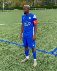 Les maillots sont plutôt larges, choisissez donc votre taille habituelle. Football Elie Yann Chedly Oualembo Determine A Porter Le Maillot Des Diables Rouges Adiac Congo Com Toute L Actualite Du Bassin Du Congo