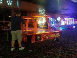 It Z Pizza Is More Than Pizza It S Family Bonding Time It Z Pizza Deal And Coupon Family Bonding Road Trip With Kids Family Road Trips