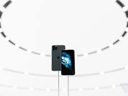 Check out brand new iphone 11 pro features like the triple lense pro camera system and super retina xdr display! Apple Iphone 11 Pro And Iphone 11 Pro Max Best And Worst Features The Verge