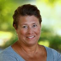 Nikki Whitlock's Instagram, Twitter & Facebook