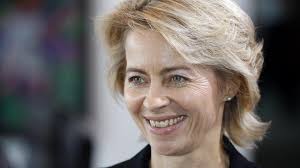 She is trained as a. Ursula Von Der Leyen Eu Kommissionschefin Und Siebenfache Mutter